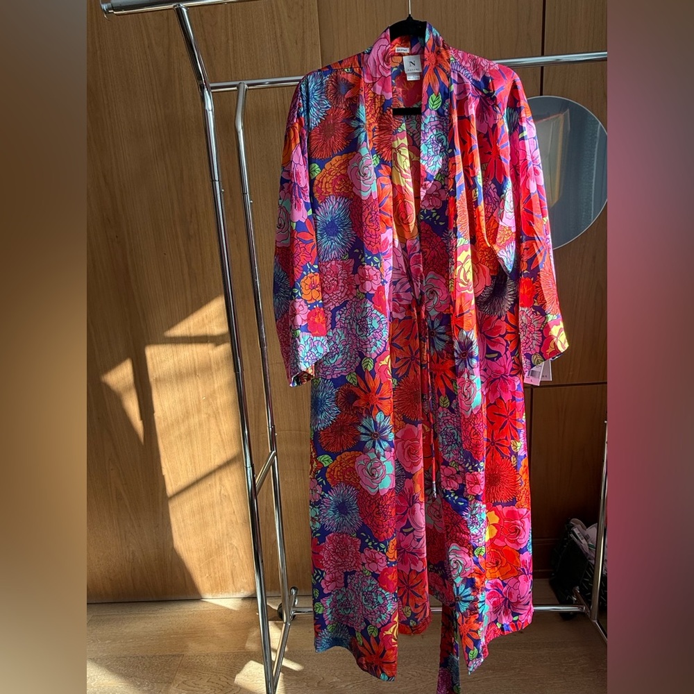NWT Vibrant Natori Floral Robe size Large